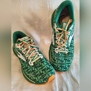 Brooks Run Lucky Ghost 14